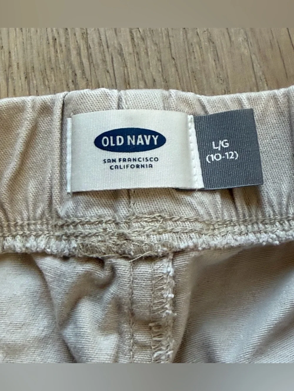 Old Navy boys cotton khaki cargo shorts size L 10/12